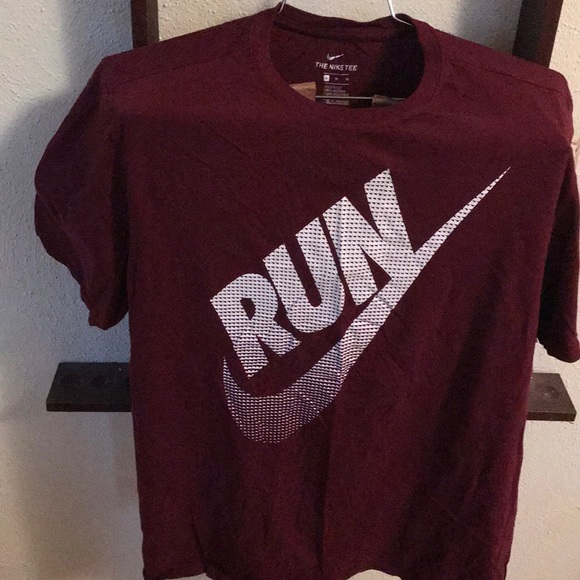 Nike - Picture 2 of 4